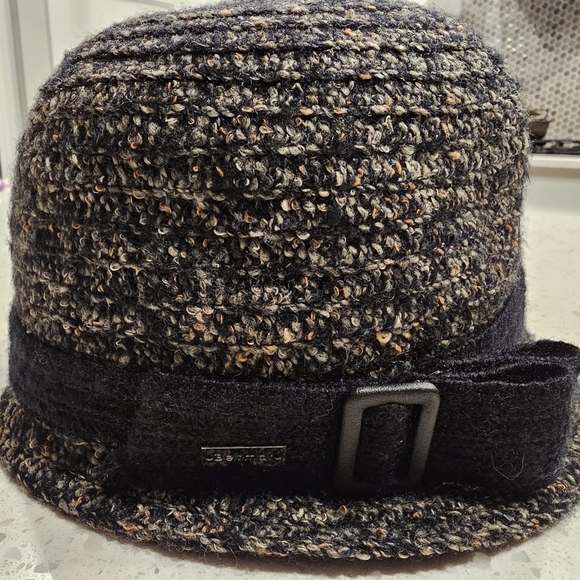 Betmar New York Women's Maya Bucket Hat - Picture 4 of 5